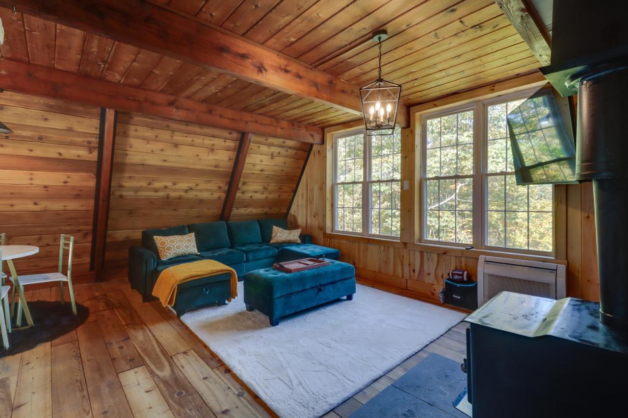 Secluded Pocono Getaway With Hot Tub And Sauna! Holiday home