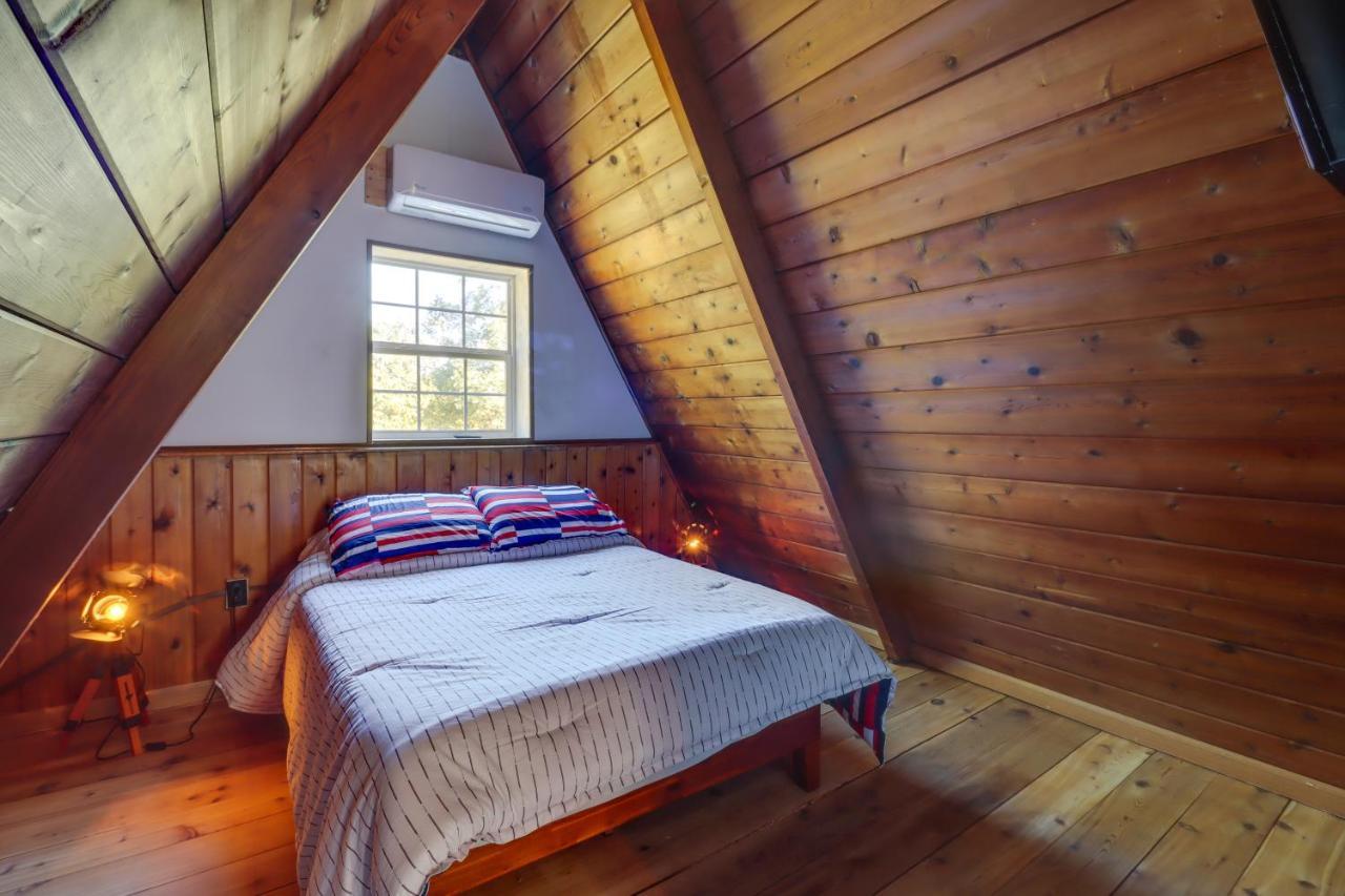 Secluded Pocono Getaway With Hot Tub And Sauna! Holiday home *