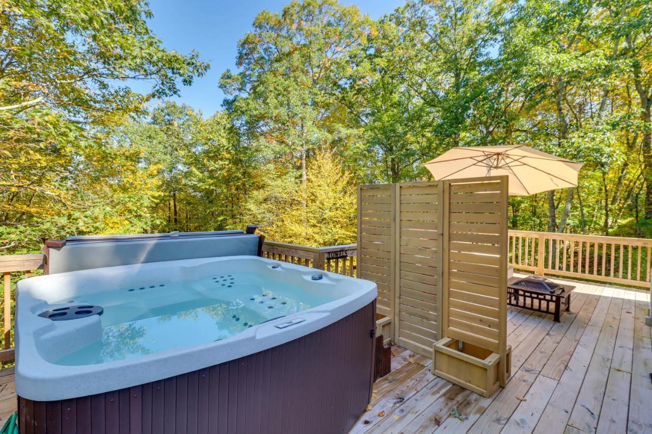 Holiday home Secluded Pocono Getaway With Hot Tub And Sauna! *